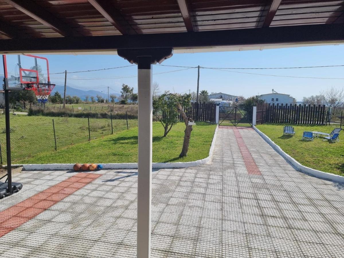 Villa ,,Sea Breeze,, - Home By The Sea เนอา อันคิอาลอส ภายนอก รูปภาพ