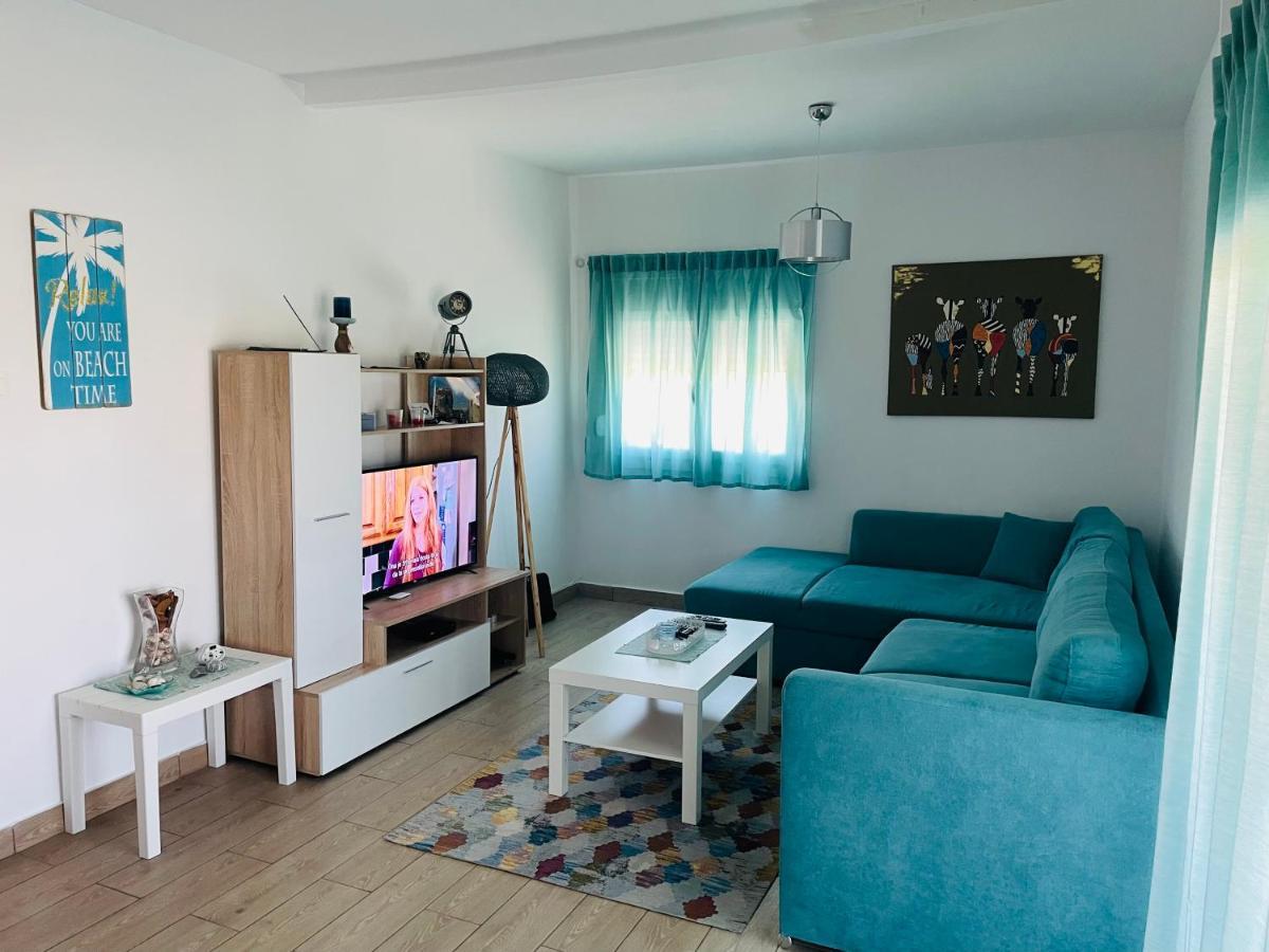 Villa ,,Sea Breeze,, - Home By The Sea เนอา อันคิอาลอส ภายนอก รูปภาพ