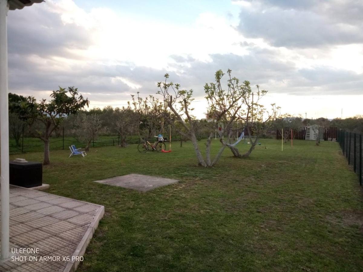 Villa ,,Sea Breeze,, - Home By The Sea เนอา อันคิอาลอส ภายนอก รูปภาพ