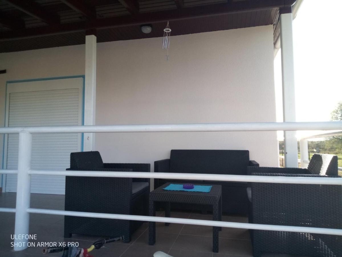Villa ,,Sea Breeze,, - Home By The Sea เนอา อันคิอาลอส ภายนอก รูปภาพ
