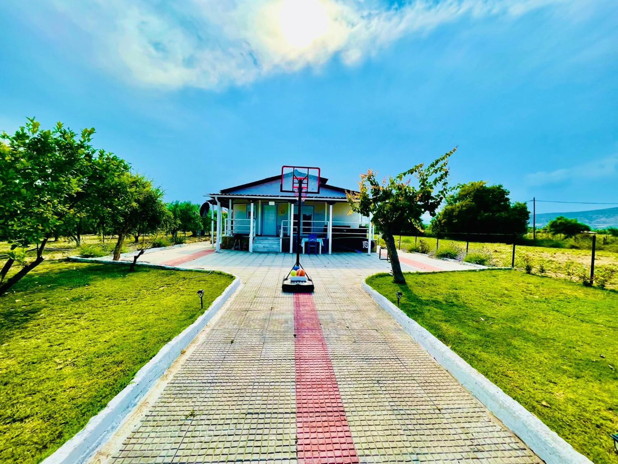Villa ,,Sea Breeze,, - Home By The Sea เนอา อันคิอาลอส ภายนอก รูปภาพ
